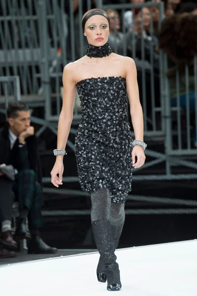 Look 80